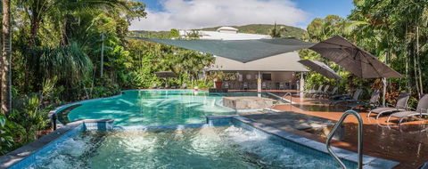 Oasis At Palm Cove - New Castle Holiday 6