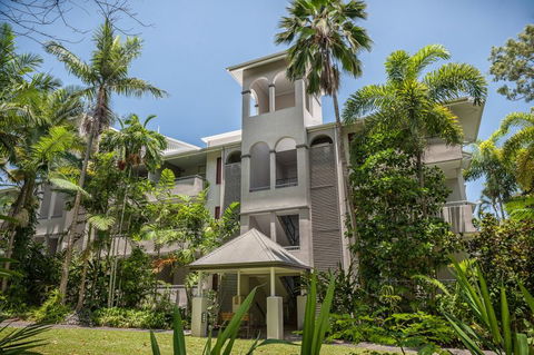 Oasis At Palm Cove - New Castle Holiday 5