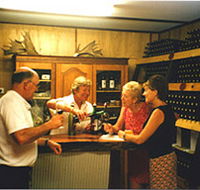 Amarillo Vines - New Castle Holiday