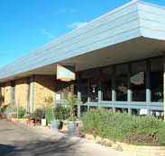 Grosvenor Motel - New Castle Holiday