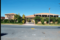 Grand Manor Motor Inn - New Castle Holiday