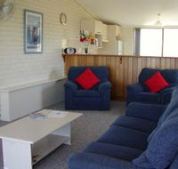 Penguin Mews - New Castle Holiday