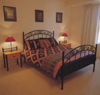 Adelaide Central Apartments - New Castle Holiday