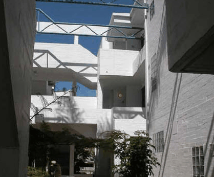 Cambridge Atrium - New Castle Holiday