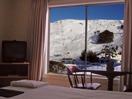 Falls Creek Hotel - New Castle Holiday 1