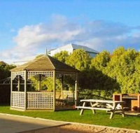 Pelican at Lakes Motel - New Castle Holiday