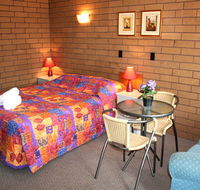 Rippleside Park Motor Inn - New Castle Holiday
