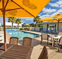 Torquay Tropicana Motel - New Castle Holiday