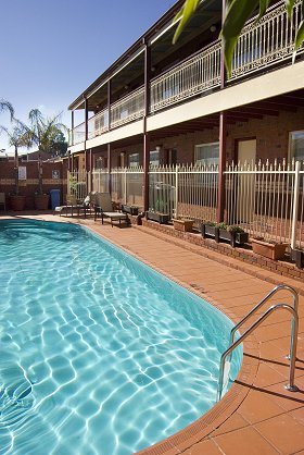 Quality Inn Railway - New Castle Holiday 0
