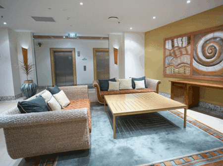 Mantra Coolangatta Beach Resort - New Castle Holiday 1