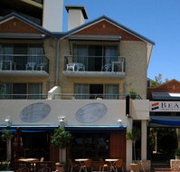 Beachside Apartment Hotel - New Castle Holiday