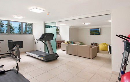 Fairshore Beachfront Apartments - New Castle Holiday 2