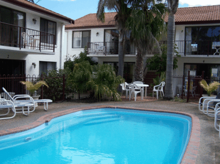 Peninsular Apartments - New Castle Holiday