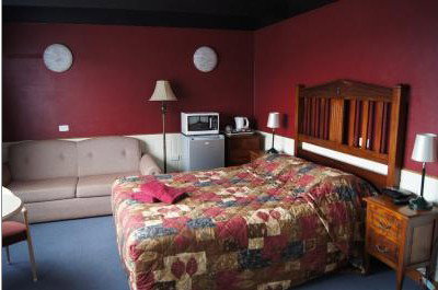 Echo Point Motor Inn - New Castle Holiday 1