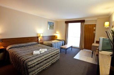 Golden West Motor Inn - New Castle Holiday 1