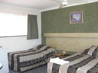 Hanging Rock Family Motel - New Castle Holiday 1