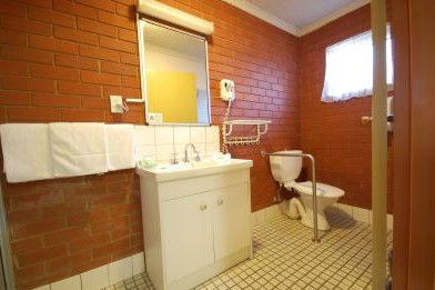 Junction Motor Inn - New Castle Holiday 3