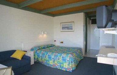 Kingfisher Motel - New Castle Holiday 1
