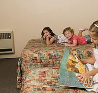Oriana Motor Inn - New Castle Holiday