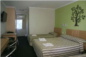Queensgate Motel - New Castle Holiday 2