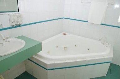 Sapphire Waters Motor Inn - New Castle Holiday 3
