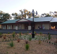 Sanctuary House Resort Motel - New Castle Holiday