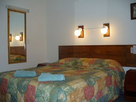 Coachman Motel - New Castle Holiday 1