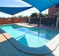 Cotswold Motor Inn - New Castle Holiday