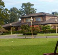 Carriage House Motor Inn - New Castle Holiday