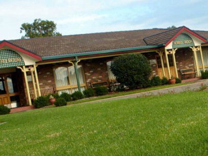 Carriage House Motor Inn - New Castle Holiday 1