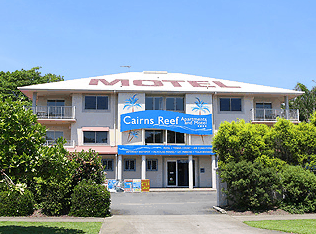Cairns Reef Apartments And Motel - New Castle Holiday 0