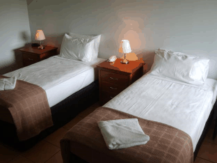 Cairns Reef Apartments And Motel - New Castle Holiday 3