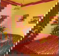 Tally Ho Lodge - New Castle Holiday