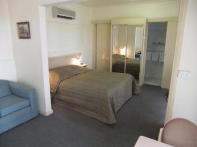 Country Comfort Cowra Countryman Motor Inn - New Castle Holiday 1