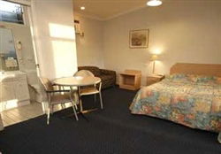 Orange Motor Lodge - New Castle Holiday 0