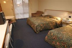 Orange Motor Lodge - New Castle Holiday 2