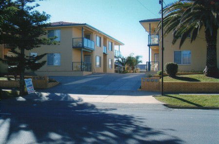 AA Madalena Court Holiday Apartments - New Castle Holiday 0