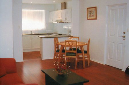 AA Madalena Court Holiday Apartments - New Castle Holiday 1