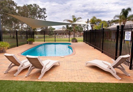 Standpipe Golf Motor Inn - New Castle Holiday 1