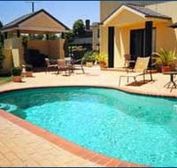 Hopkins House Motel  Apartments - New Castle Holiday