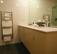 Chapel Hill Winery Guest House - New Castle Holiday