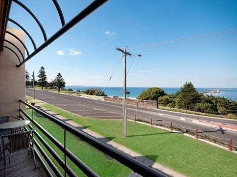 Centreport Units - New Castle Holiday 1