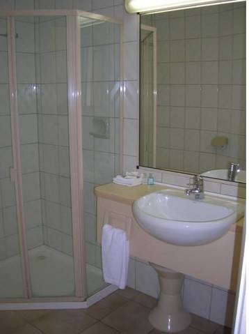 Peninsula Motor Inn And Tyabb Fly Inn - New Castle Holiday 5