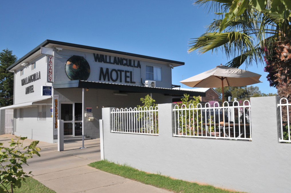 Lightning Ridge NSW New Castle Holiday