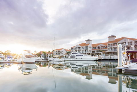 Ramada Hotel Hope Harbour - New Castle Holiday 4