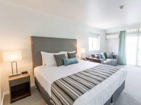 Ramada Hotel Hope Harbour - New Castle Holiday 7