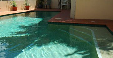 Spring Hill Gardens Apartments - New Castle Holiday 1