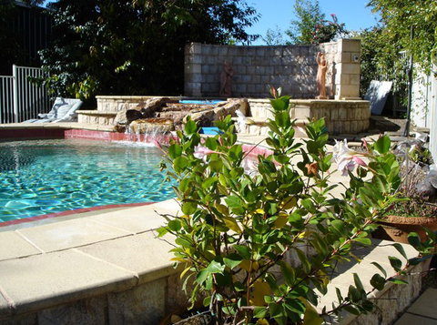 Noosa Valley Manor - Bed And Breakfast - New Castle Holiday 2