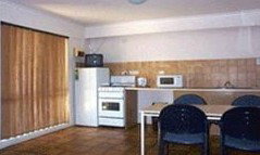 Alice Tourist Apartments - New Castle Holiday 2