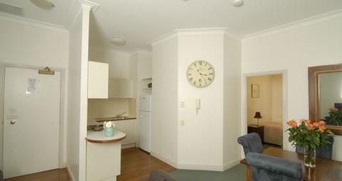 Rothbury On Ann Heritage Apartment Hotel - New Castle Holiday 4